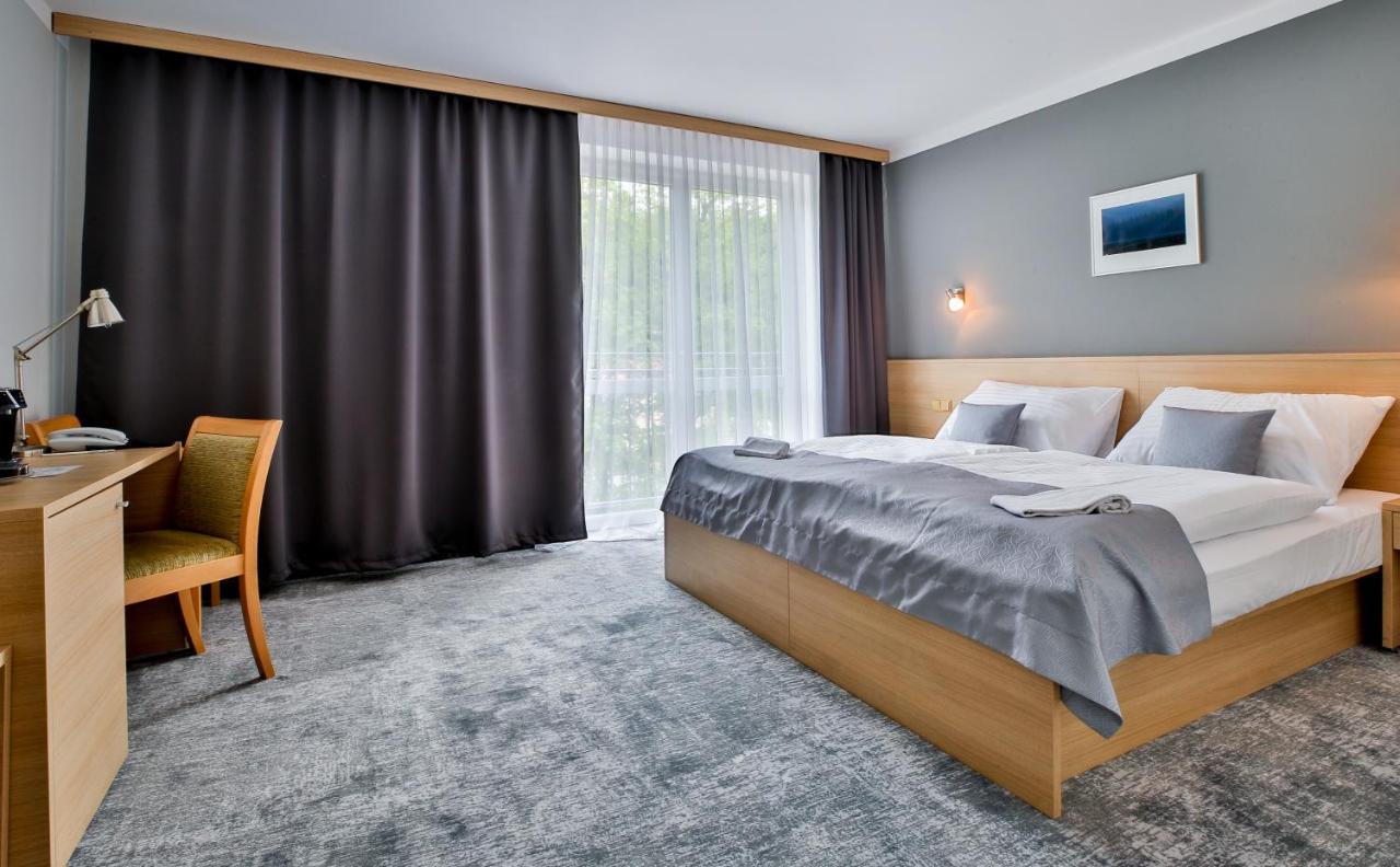 Parkhotel Hluboká nad Vltavou Exteriör bild