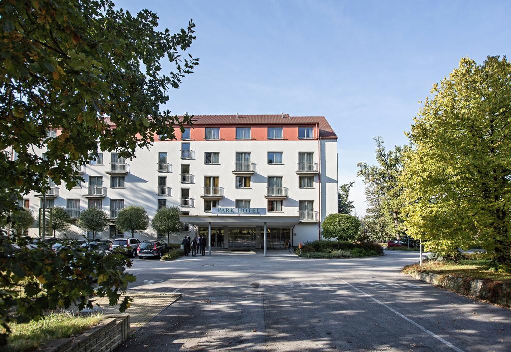 Parkhotel Hluboká nad Vltavou Exteriör bild