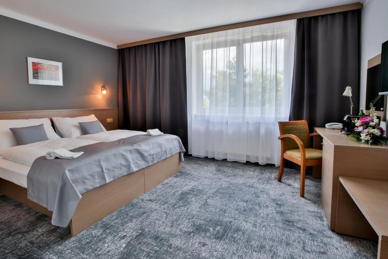 Parkhotel Hluboká nad Vltavou Exteriör bild