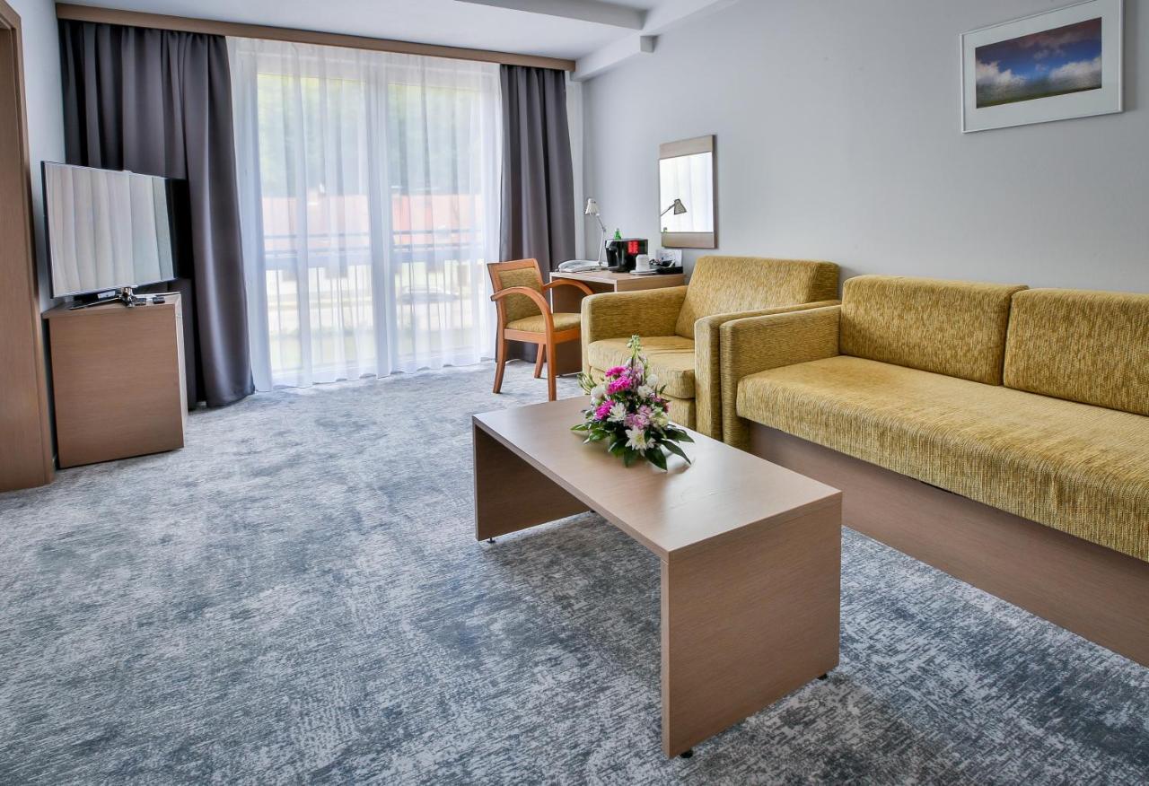Parkhotel Hluboká nad Vltavou Exteriör bild
