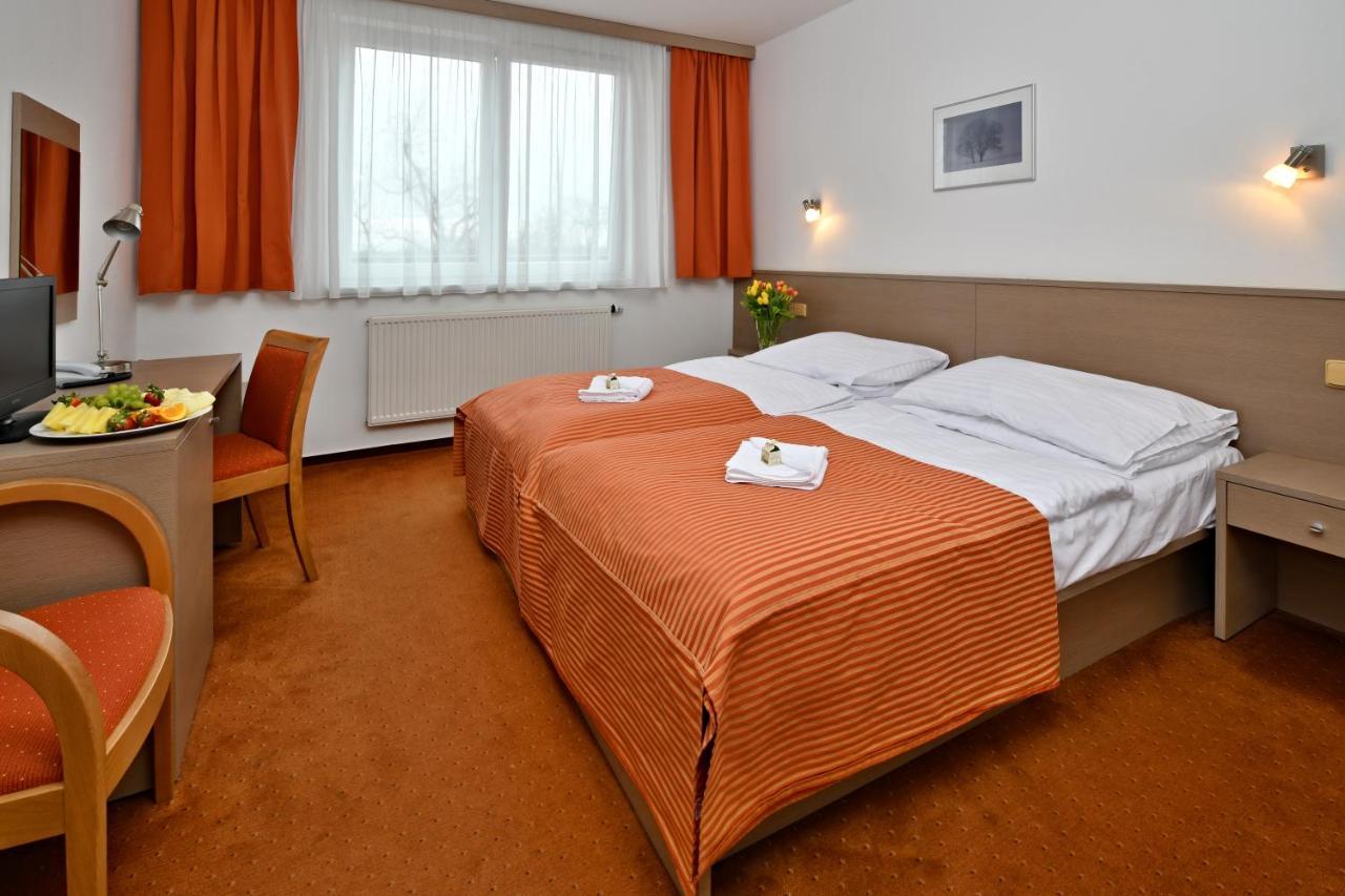Parkhotel Hluboká nad Vltavou Exteriör bild